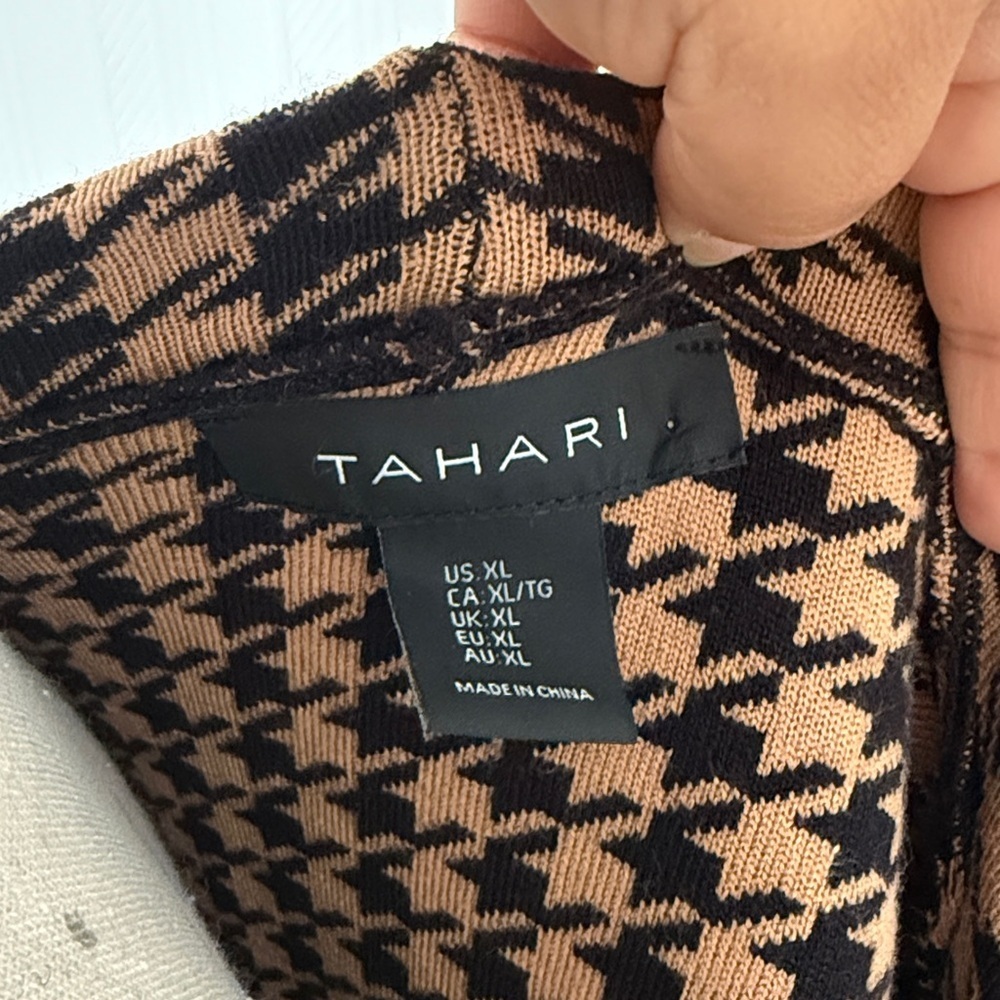 TAHARI Vienna Belted Plaid Wrap Coat size XL - Picture 4 of 6